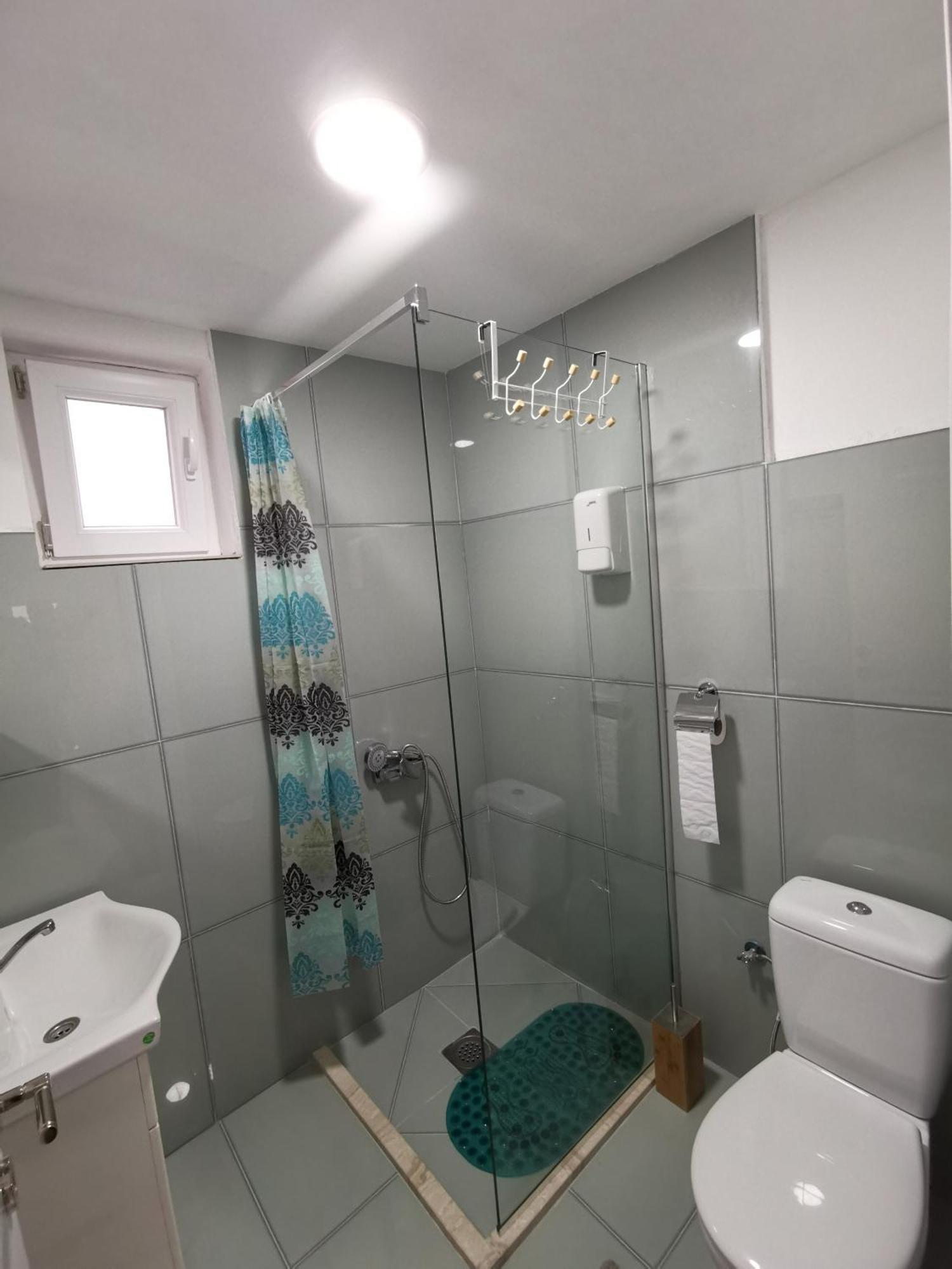 In Apartments Airport Mitrovici  Rom bilde