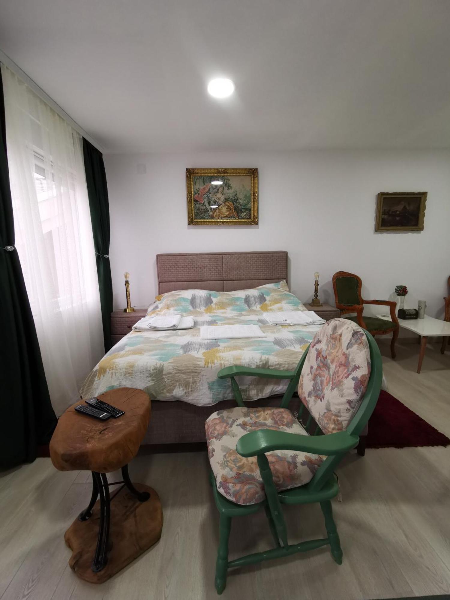 In Apartments Airport Mitrovici  Rom bilde
